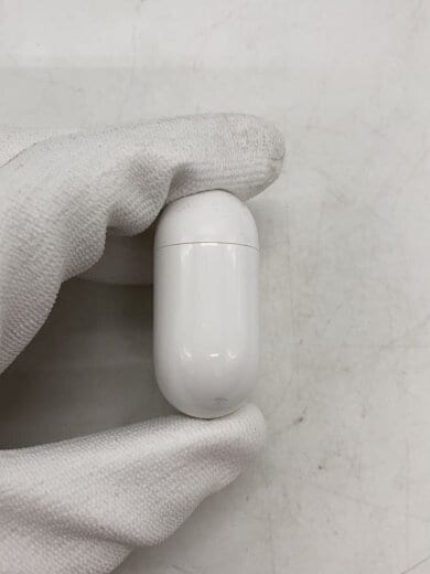 商品画像：イヤホン AirPods 4 アクティブノイズキャンセリング搭載モデル MXP93J/A 3