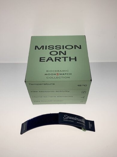 商品画像：オメガ×スウォッチ/クォーツ腕時計/ミッショントゥザアース/S033G100/アナログ 6