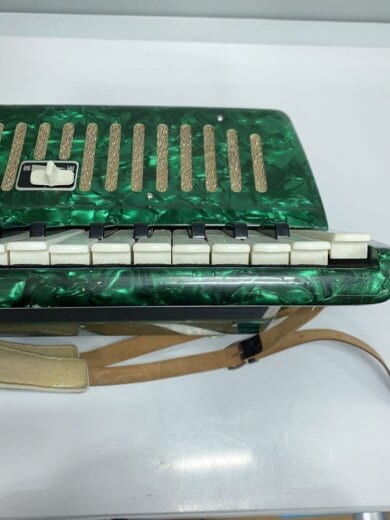 商品画像：A-32 【動作確認済】アコーディオン/A-32B/ヤマハ/YAMAHA/32鍵/グリーン 5