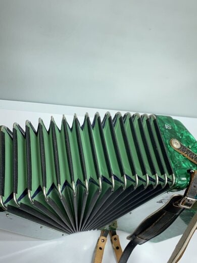 商品画像：A-32 【動作確認済】アコーディオン/A-32B/ヤマハ/YAMAHA/32鍵/グリーン 7