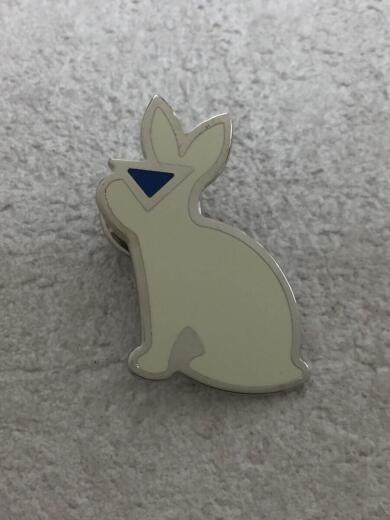 画像：PRADAピンバッチ/ピンズ/2JS0603