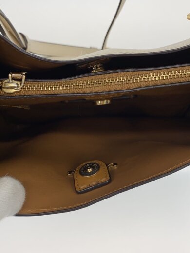 商品画像：COACH コーチ　ショルダーバッグスモール タウン バケットバッグ/レザー/CRM/総柄/2310 6