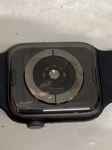 商品画像：Apple Watch Series 5 GPSモデル 44mm MWVF2J/A [ブラックスポーツバンド] 3