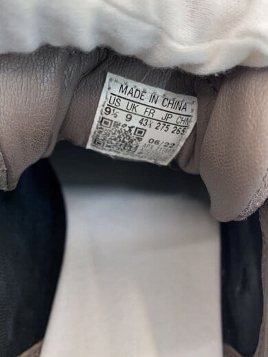 商品画像：ローカットスニーカー/27.5cm/HQ5992 5