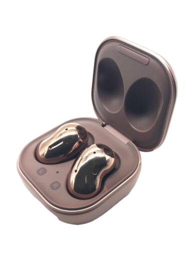 画像：SAMSUNGサムスン ワイヤレスイヤホン Galaxy Buds Live SM-R180NZNAXJP ブロンズ1