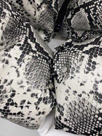 商品画像：FAUX LEATHER SNAKE DOWN JACKET/ダウンジャケット/L/ナイロン/BR25AW-000 6