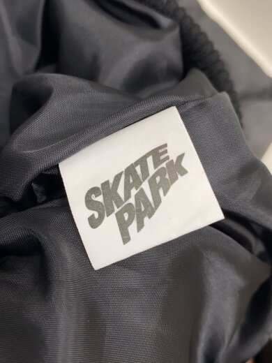 商品画像：レザーフラクトゥールロゴ/ダウンジャケット/L/ポリエステル/レザー/GRY/pc tokyo 4