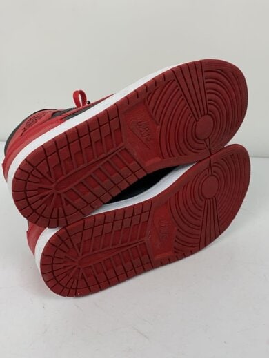 商品画像：AIRJORDAN1 MID BRED/ハイカットスニーカー/27cm/レッド/554724-074 4