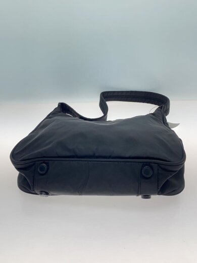 商品画像：トライアングルロゴ ナイロン ワンショルダーバッグ/レザー/BLK/7/17 4