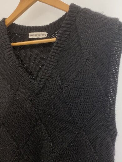 画像：ISSEY MIYAKE MENニットベスト(薄手)/M/ウール/BLK/ME83KE0016