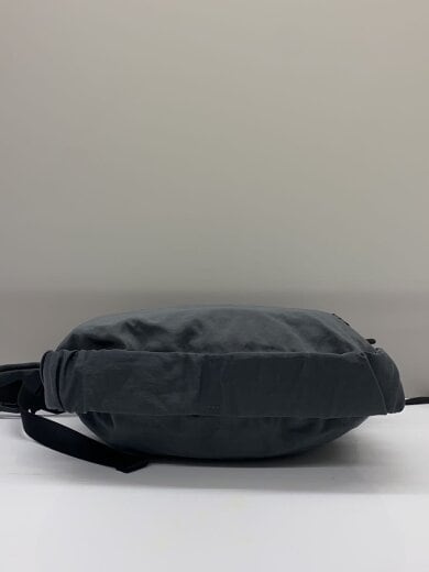 商品画像：Uva Slateショルダーバッグ/ナイロン/グレー/無地/29207 4