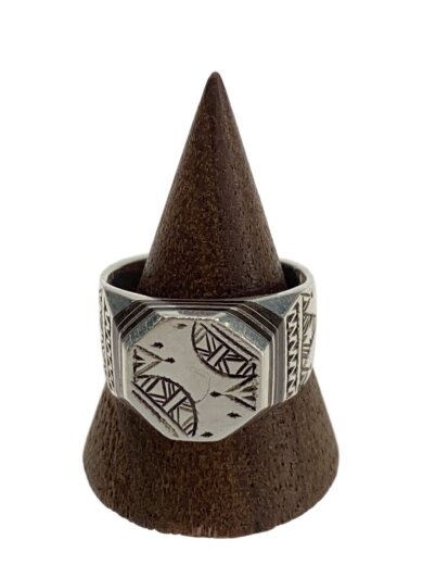 商品画像：トゥアレグ族/リング/--/16号/SLV/メンズ/8角形/Botam Tissght/ボタムティサット// 1