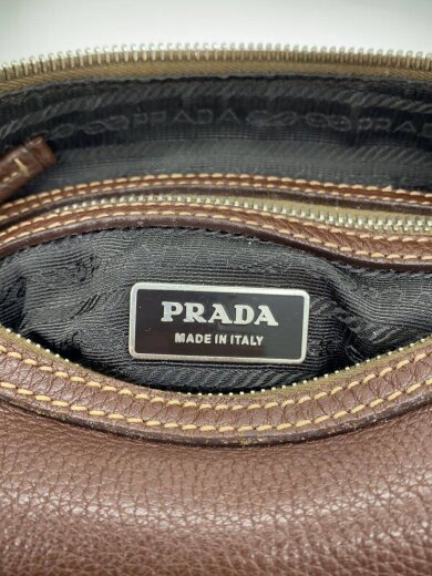 画像：PRADAショルダーバッグ/レザー/BRW5