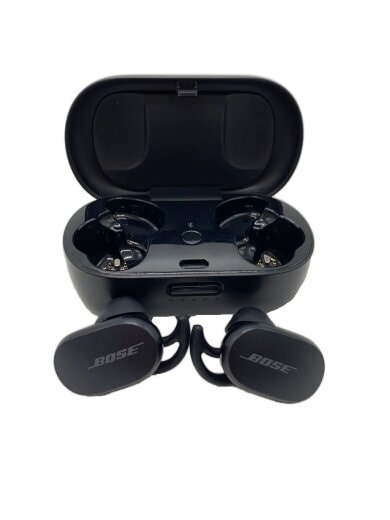 商品画像：イヤホン QuietComfort Earbuds[トリプルブラック] 831262-0010 429708 1