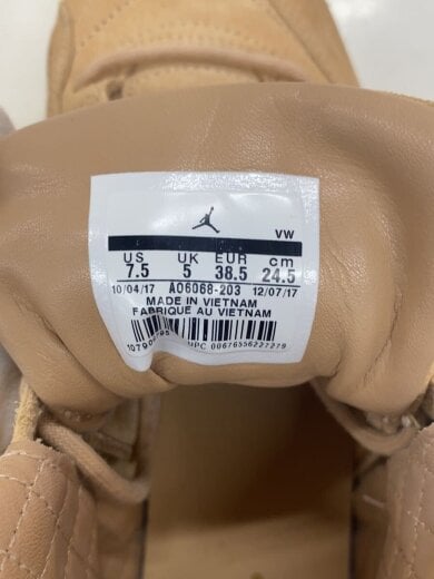 商品画像：WMNS AIR JORDAN 12 RETRO/ウィメンズエアジョーダン/ベージュ/AO6068-203/2 5