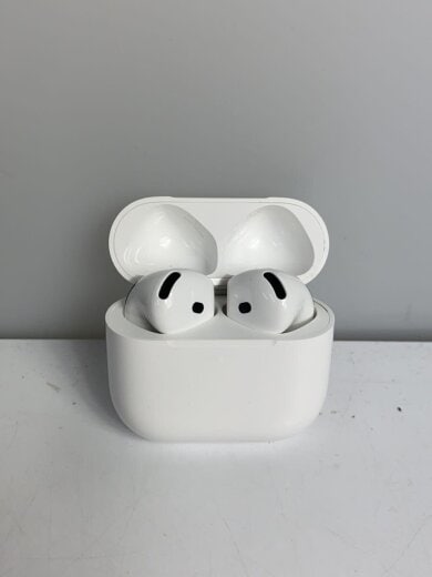 商品画像：イヤホン AirPods 4 アクティブノイズキャンセリング搭載モデル MXP93J/A// 3