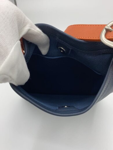 商品画像：One Side Belt Bag Small/ショルダーバッグ/レザー/NVY 6