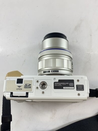 画像：OM SYSTEM(OLYMPUS)デジタル一眼カメラ オリンパス・ペン Lite E-PL1s レンズキット [ホワイト]4