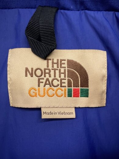 画像：GUCCI × THE NORTH FACEダウンジャケット/M/ナイロン/RED/無地/663733//3