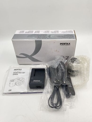 商品画像：デジタル一眼カメラ PENTAX Q7 ボディ [シルバー] 5