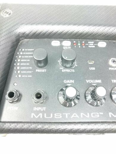 画像：FenderMUSTANG MINI PR1198 アンプ7