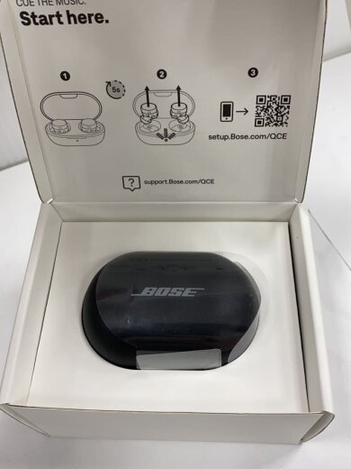 商品画像：イヤホン QuietComfort Earbuds[トリプルブラック] 831262-0010 429708 2