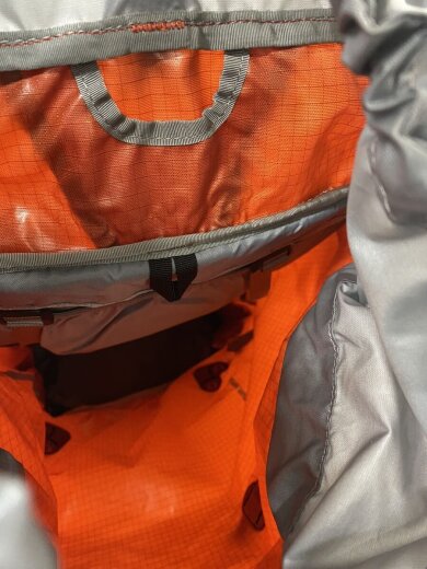 画像：ZERO POINTリュック/--/RED5