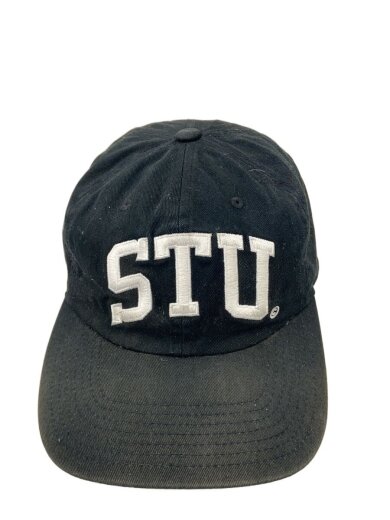 商品画像：STU Arch Strapback Cap/FREE/コットン/BLK/無地/メンズ/1311066// 1