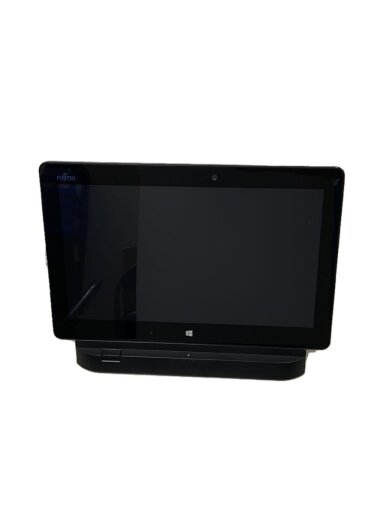 画像：FUJITSUノートPC/CoreM第5/4GB/SSD128GB/farq120011