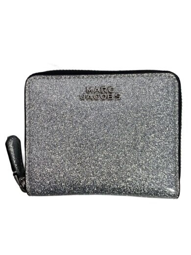 商品画像：ザコーテッドグリッターエブリデイスリムコンパクトウォレット/--/SLV/レディース 1