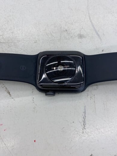 商品画像：Apple Watch SE GPSモデル 40mm MYDP2J/A [ブラック]// 3