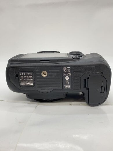 商品画像：一眼レフデジタルカメラ// 4