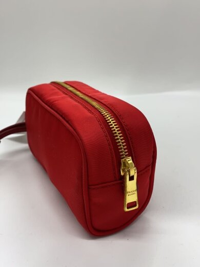 画像：PRADAポーチ/ナイロン/RED3