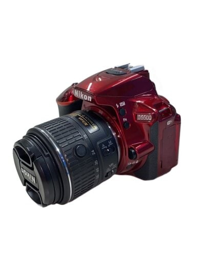 商品画像：デジタル一眼カメラ D5500 ダブルズームキット [レッド]// 1