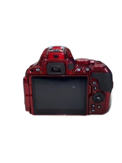 商品画像：デジタル一眼カメラ D5500 ダブルズームキット [レッド]// 2