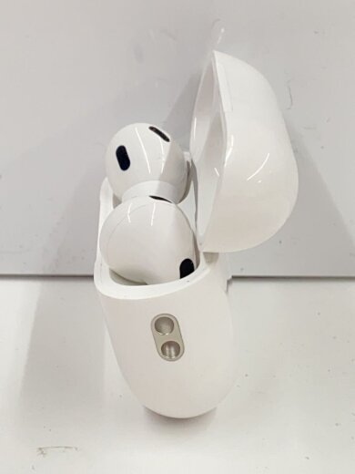 商品画像：AirPods Pro 第2世代 MagSafe充電ケースUSB-C A2968/3047/3048/3049 2