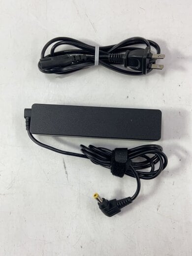 商品画像：ノートパソコン FMV LIFEBOOK SH75/B3 FMVS75B3W/Corei5第8/4GB/SSD128 8