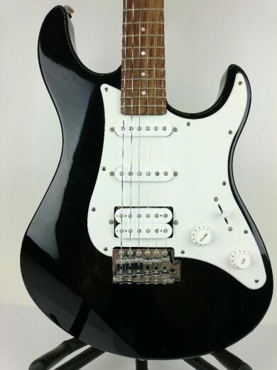 画像：YAMAHAPACIFICA PAC012 エレキギター/ストラトタイプ/黒系/SSH/シンクロタイプ5