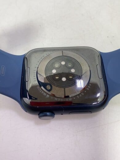 商品画像：Apple Watch Series 5 GPSモデル 44mm MWVD2J/A [ホワイトスポーツバンド]/ 3