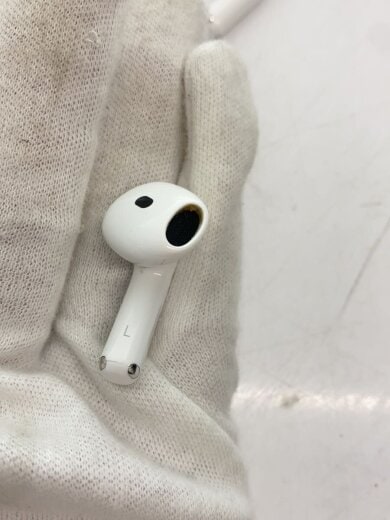 商品画像：イヤホン AirPods 4 アクティブノイズキャンセリング搭載モデル MXP93J/A 3