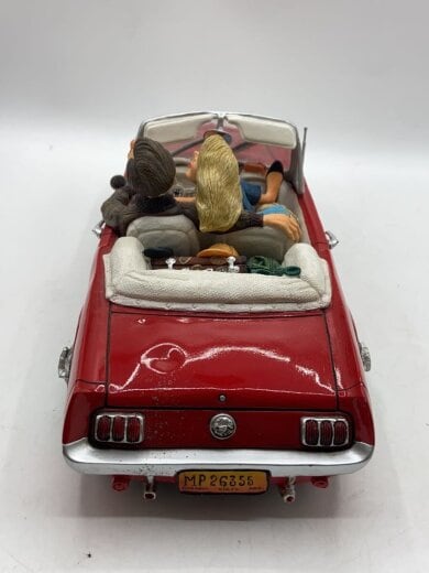 商品画像：Guillermo Forchino/インテリア雑貨/RED/アートフィギュア/クラシックカー/カップル 5