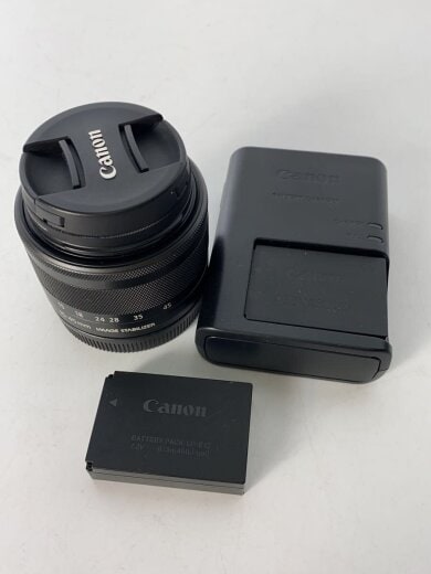 商品画像：デジタル一眼カメラ EOS Kiss M ダブルズームキット [ブラック] 8