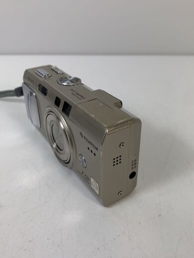 商品画像：コンパクトデジタルカメラ/F710 6