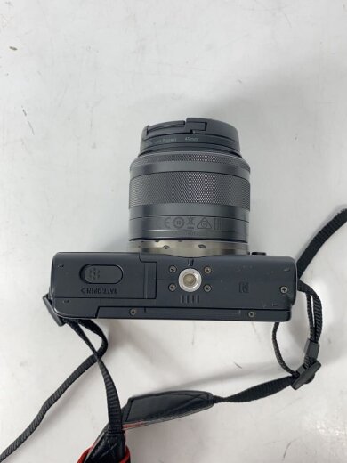 商品画像：デジタル一眼カメラ EOS M100 EF-M15-45 IS STM レンズキット [ブラック] 4