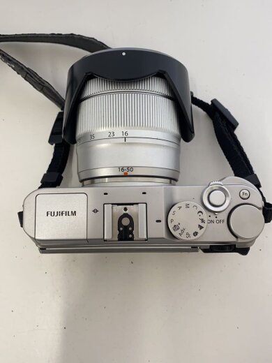 商品画像：デジタル一眼カメラ FUJIFILM X-A3 レンズキット [ブラウン] 3