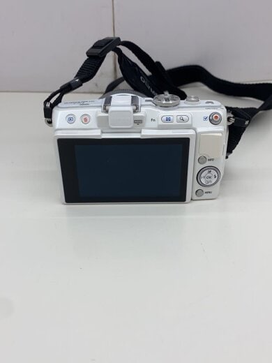 商品画像：デジタル一眼カメラ OLYMPUS PEN Lite E-PL6 EZ ダブルズームキット [ホワイト] 2