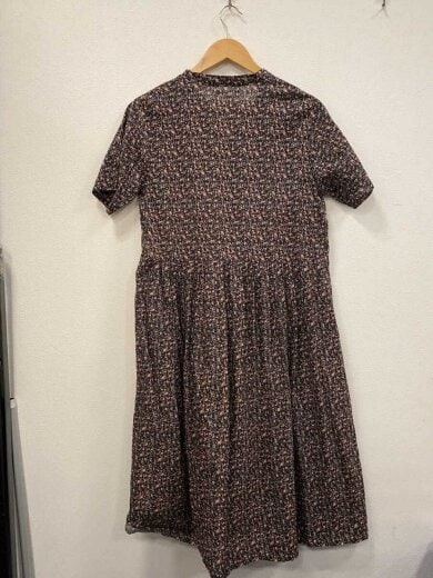 商品画像：半袖ワンピース/1/--/BLK/花柄 2