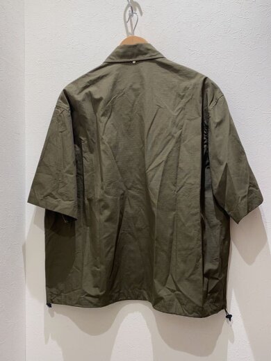 商品画像：半袖シャツ/S/ナイロン/KHK/無地/24E28OAU23 2