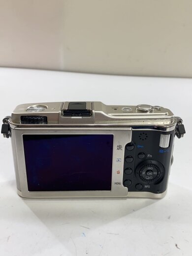 商品画像：一眼レフデジタルカメラ/E-P1 2