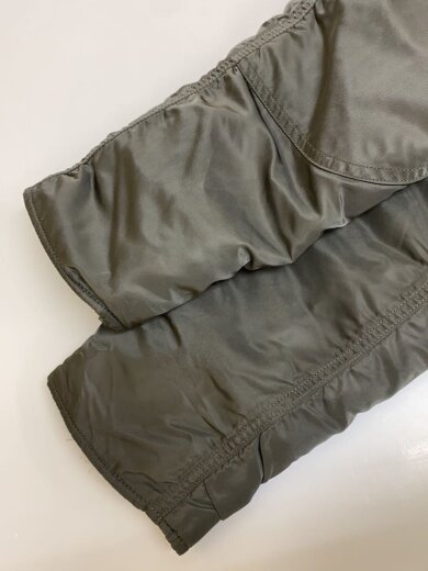 画像：ALPHA INDUSTRIESジャケット/L/ナイロン/KHK6